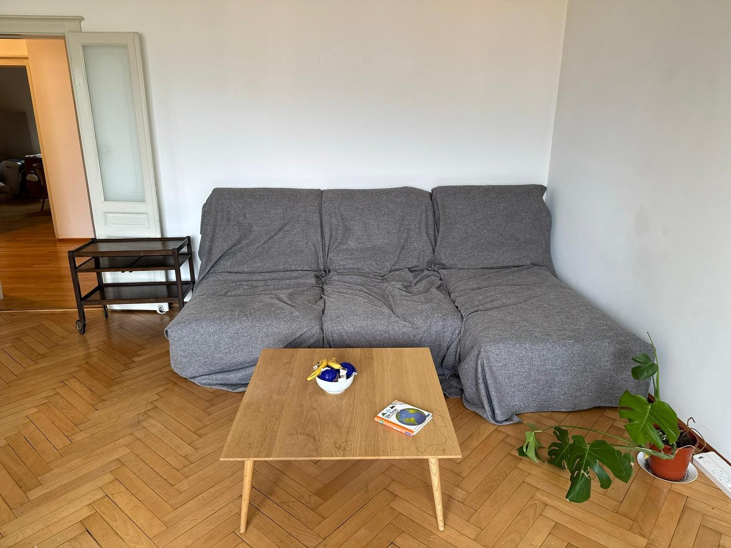 6 rooms apartment