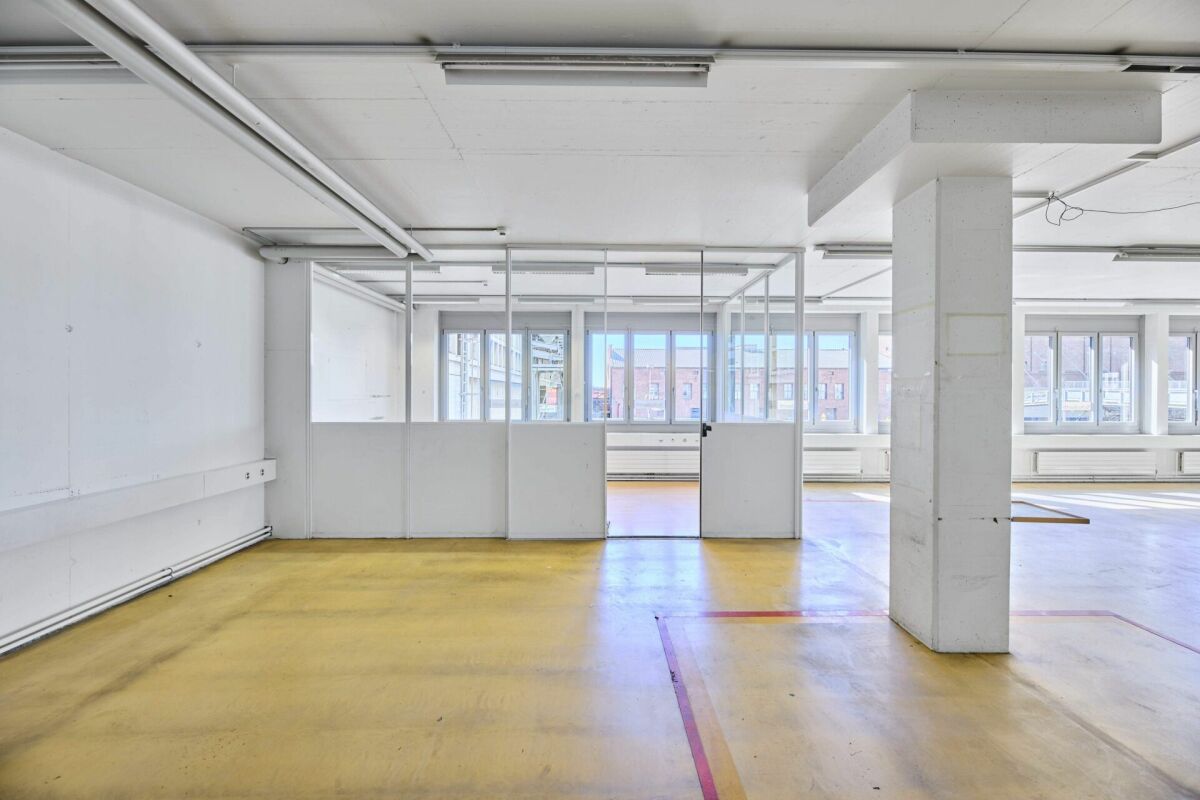 832m² commercial, photo 6 of 10
