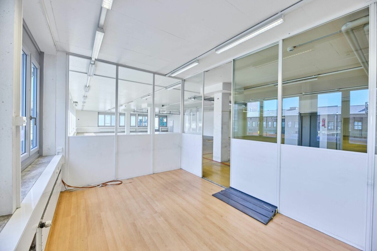 832m² commercial, photo 5 of 10