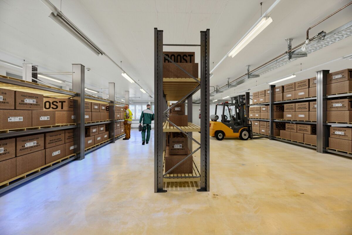 832m² commercial, photo 2 of 10