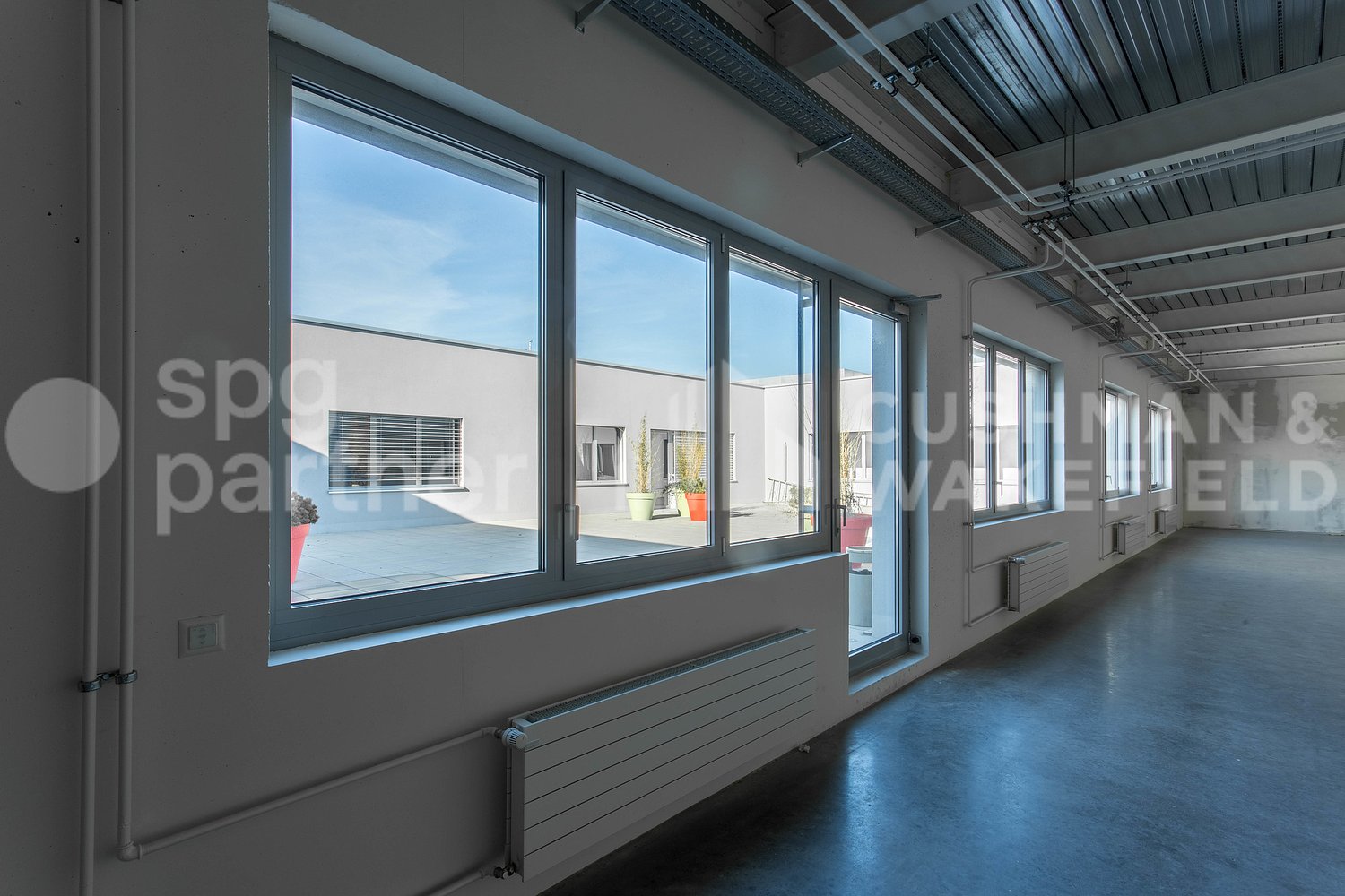 317m² office, photo 9 of 10
