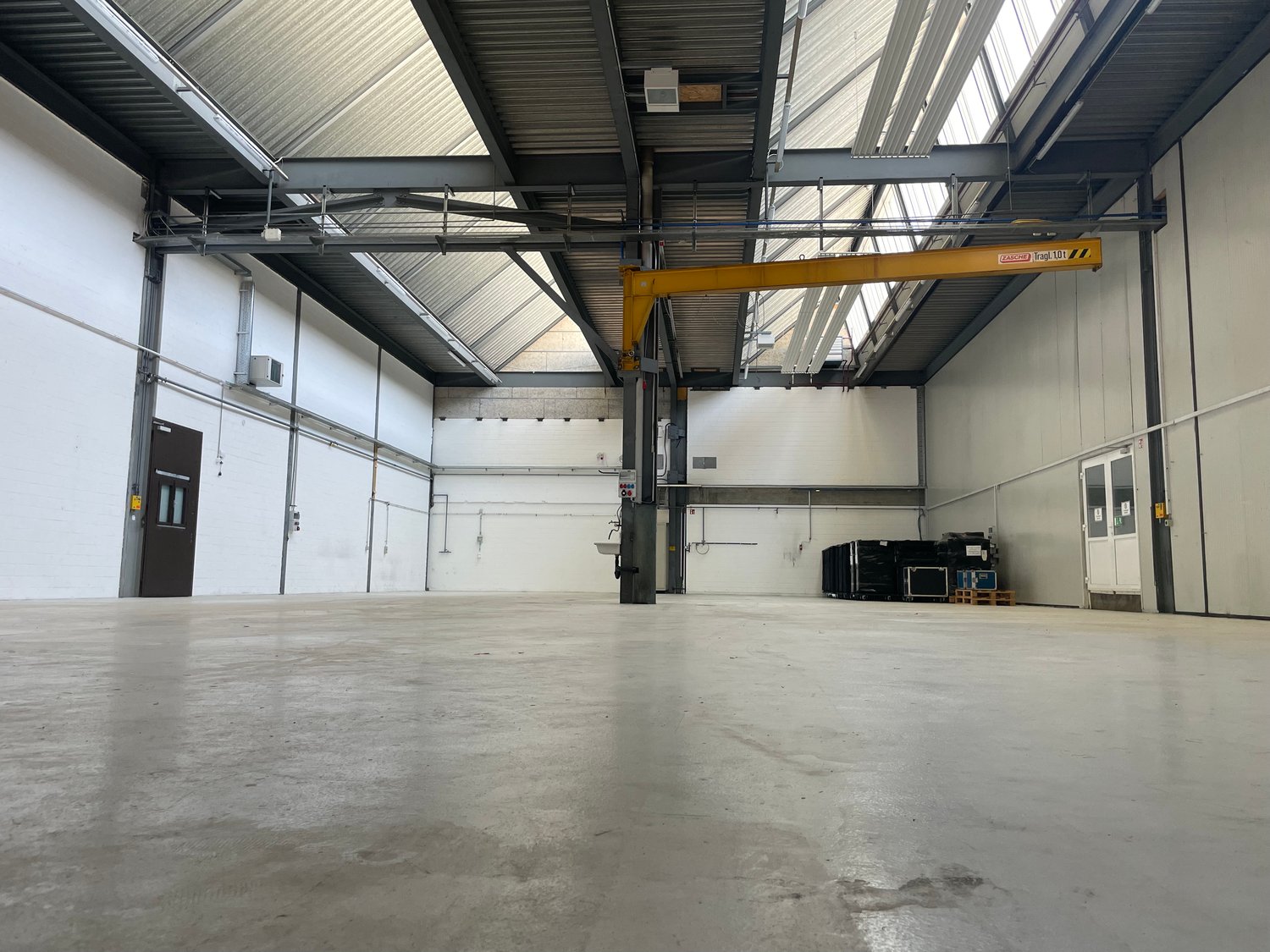 460m² industrial object, photo 6 of 9