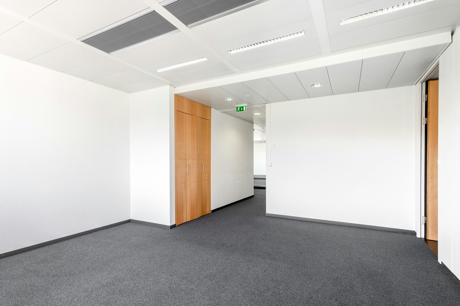 610m² office, photo 6 of 9
