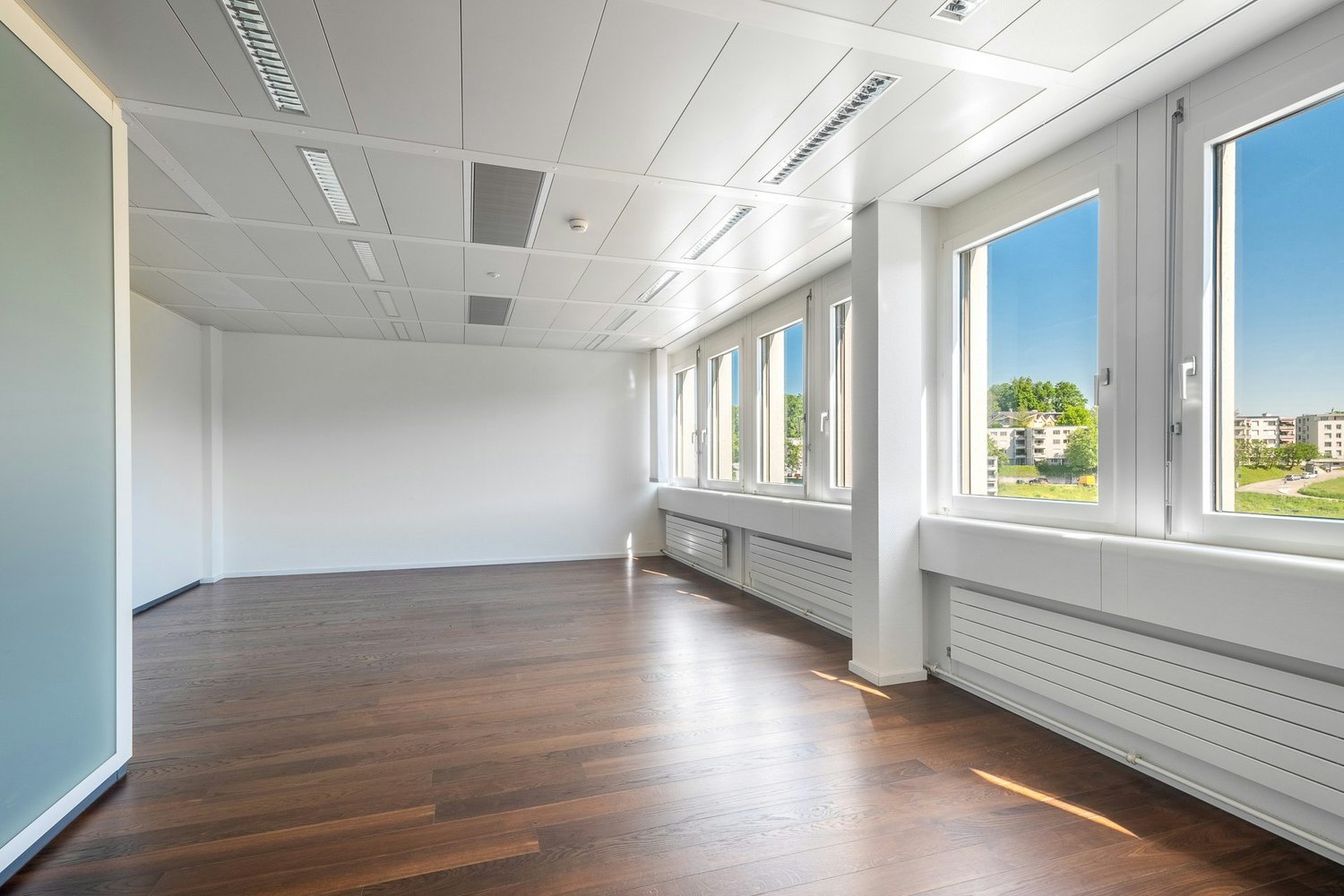 610m² office, photo 4 of 9
