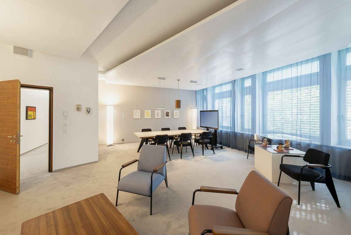 3500m² office, photo 2 of 7