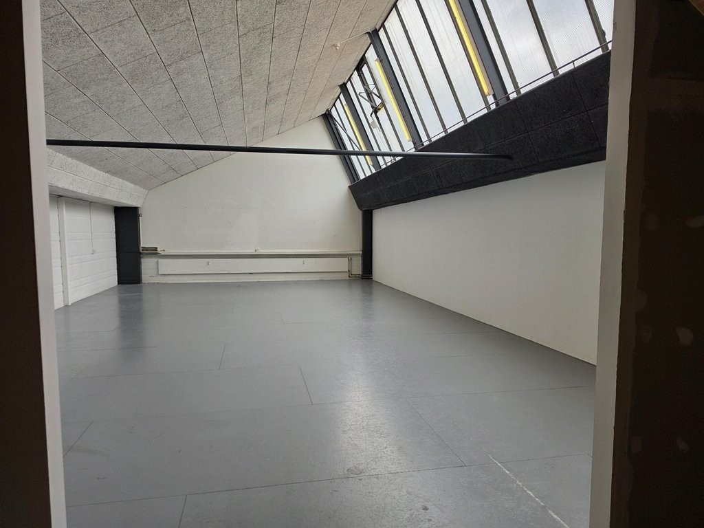 120m² storage room, photo 3 of 4