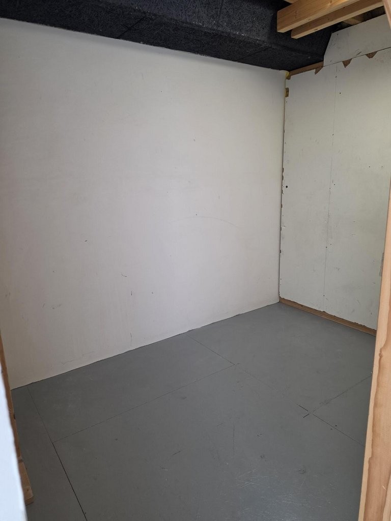 120m² storage room, photo 4 of 4