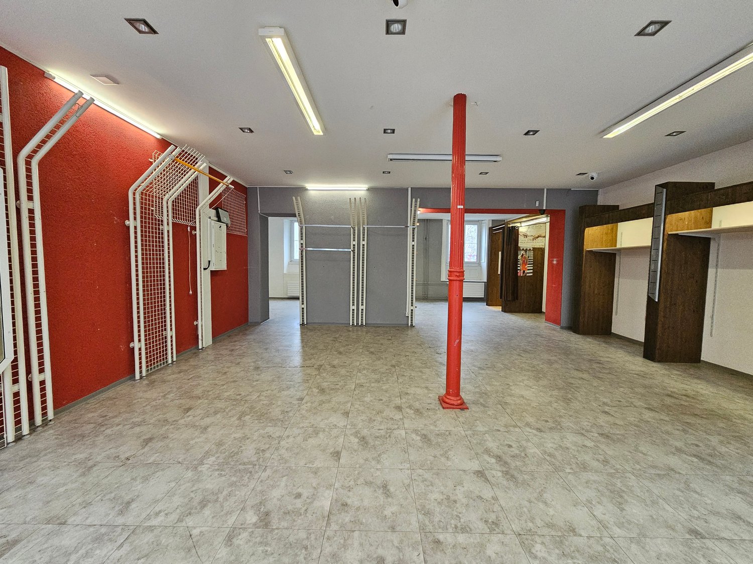 Department store, photo 1 of 10