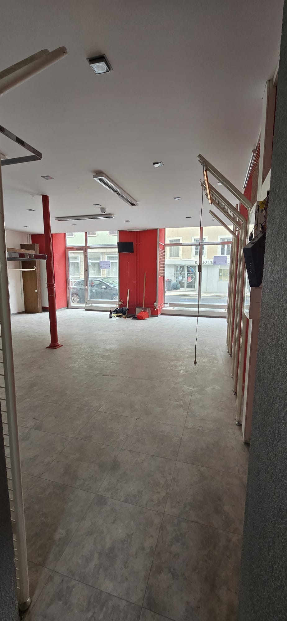 Department store, photo 9 of 10