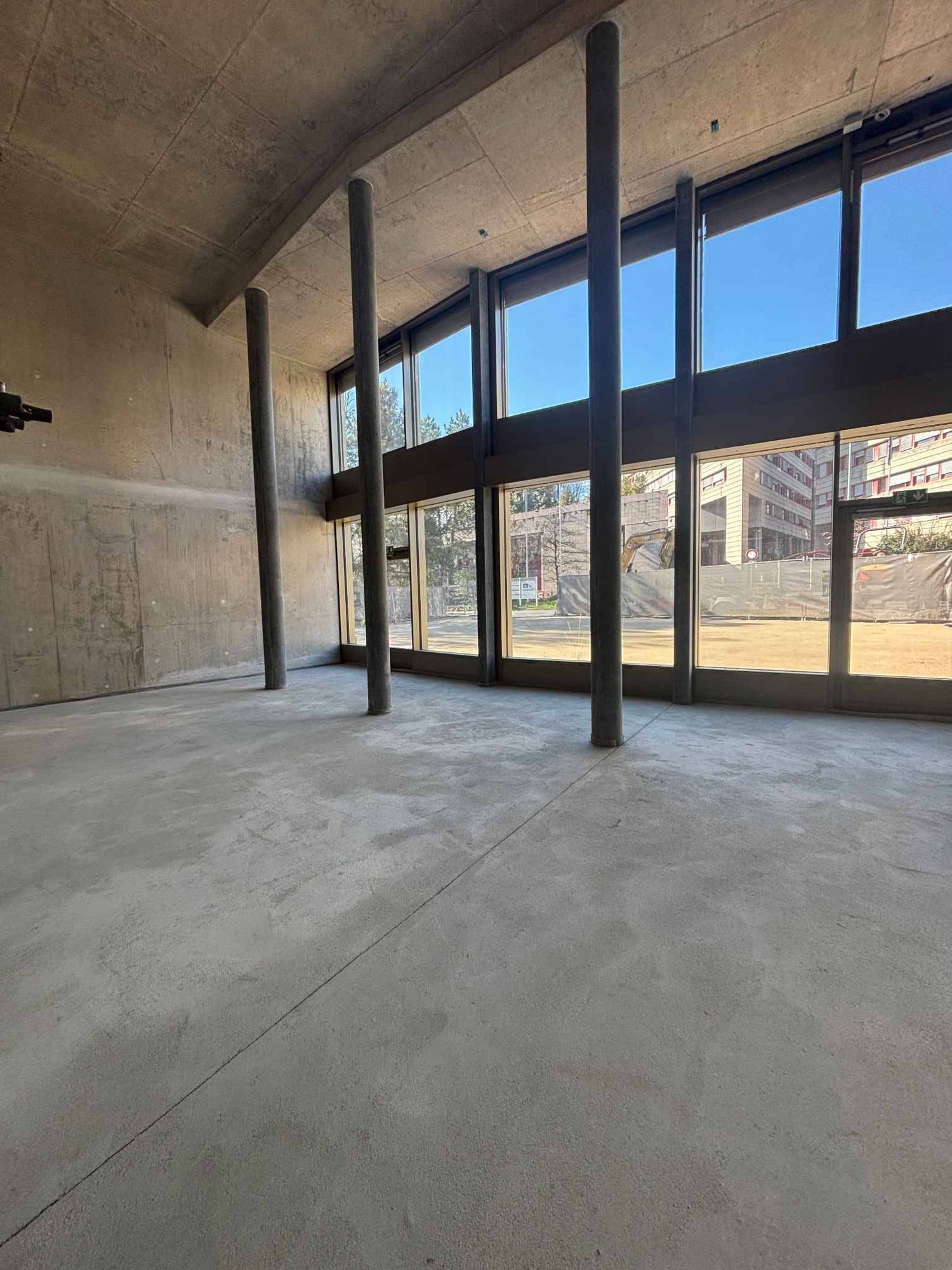 171m² arcade