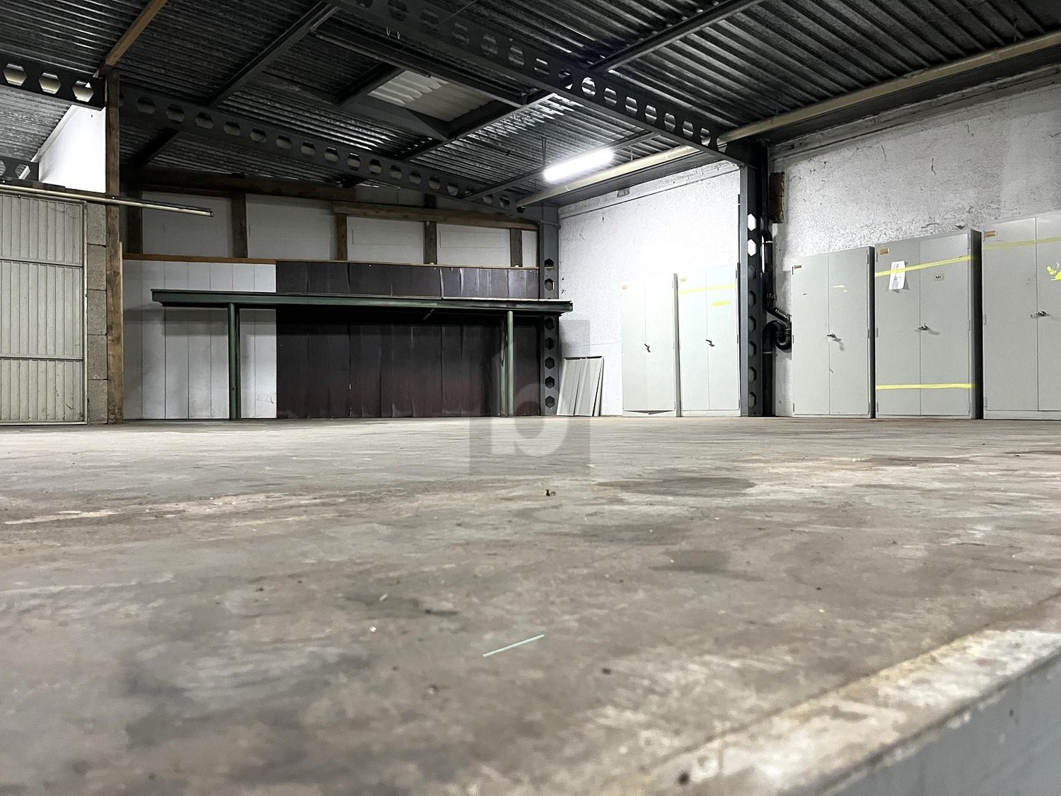 200m² atelier, photo 4 of 4