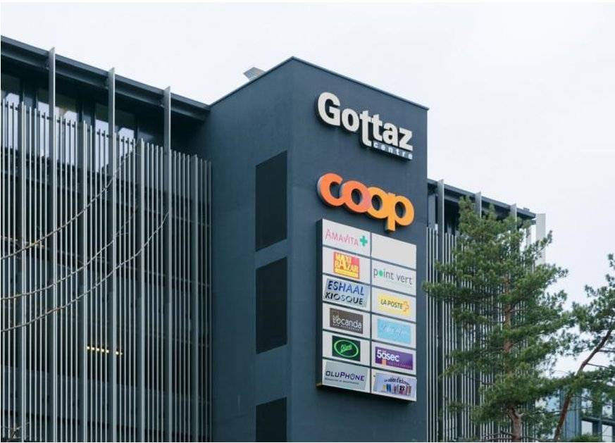 284m² shopping centre, photo 1 of 5