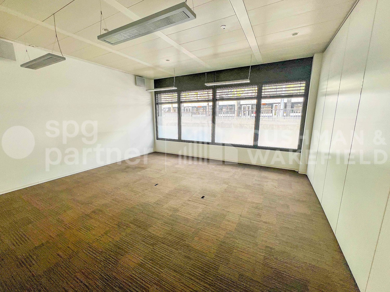 469m² office, photo 10 of 10