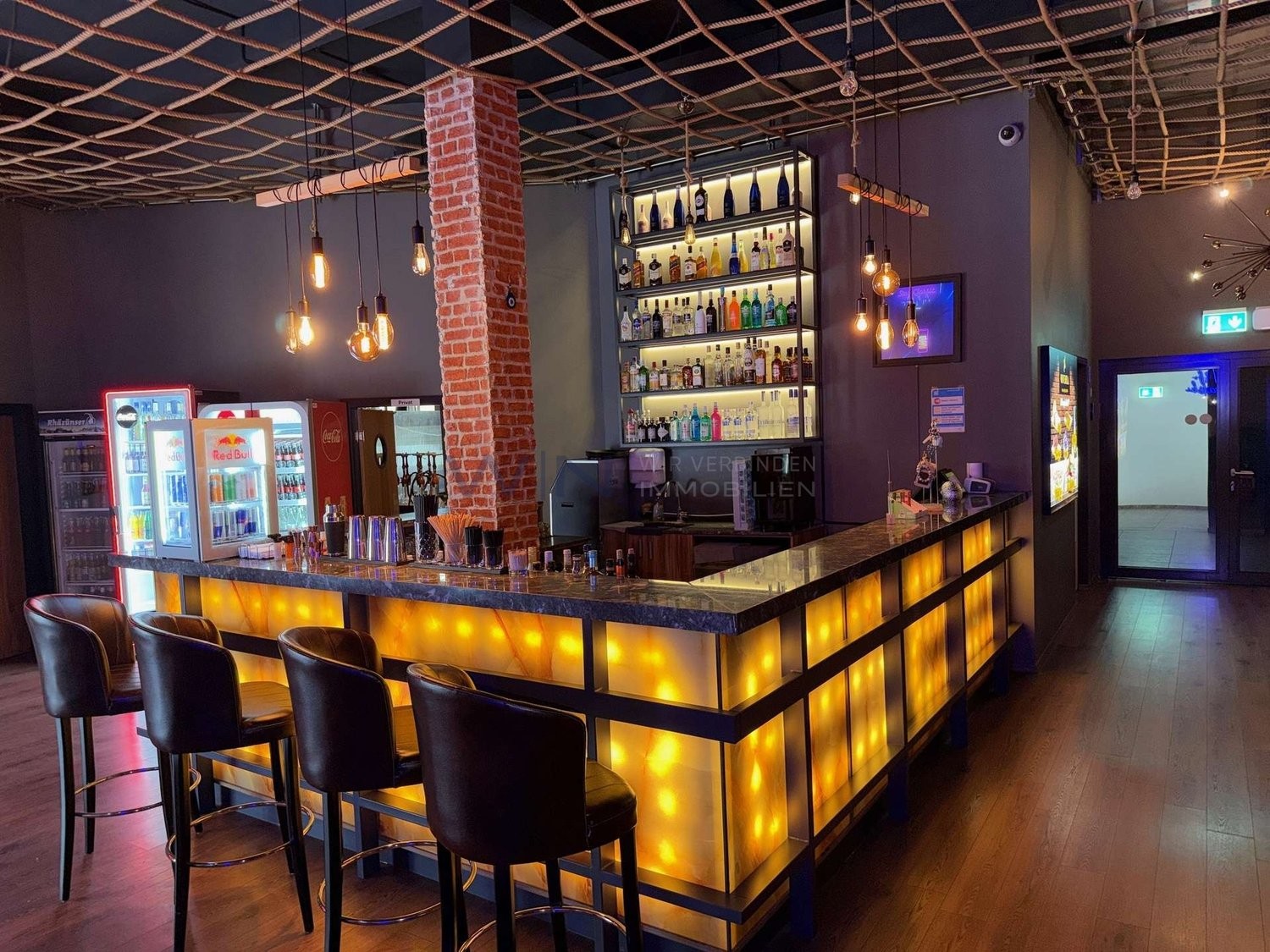 550m² bar, photo 3 of 8