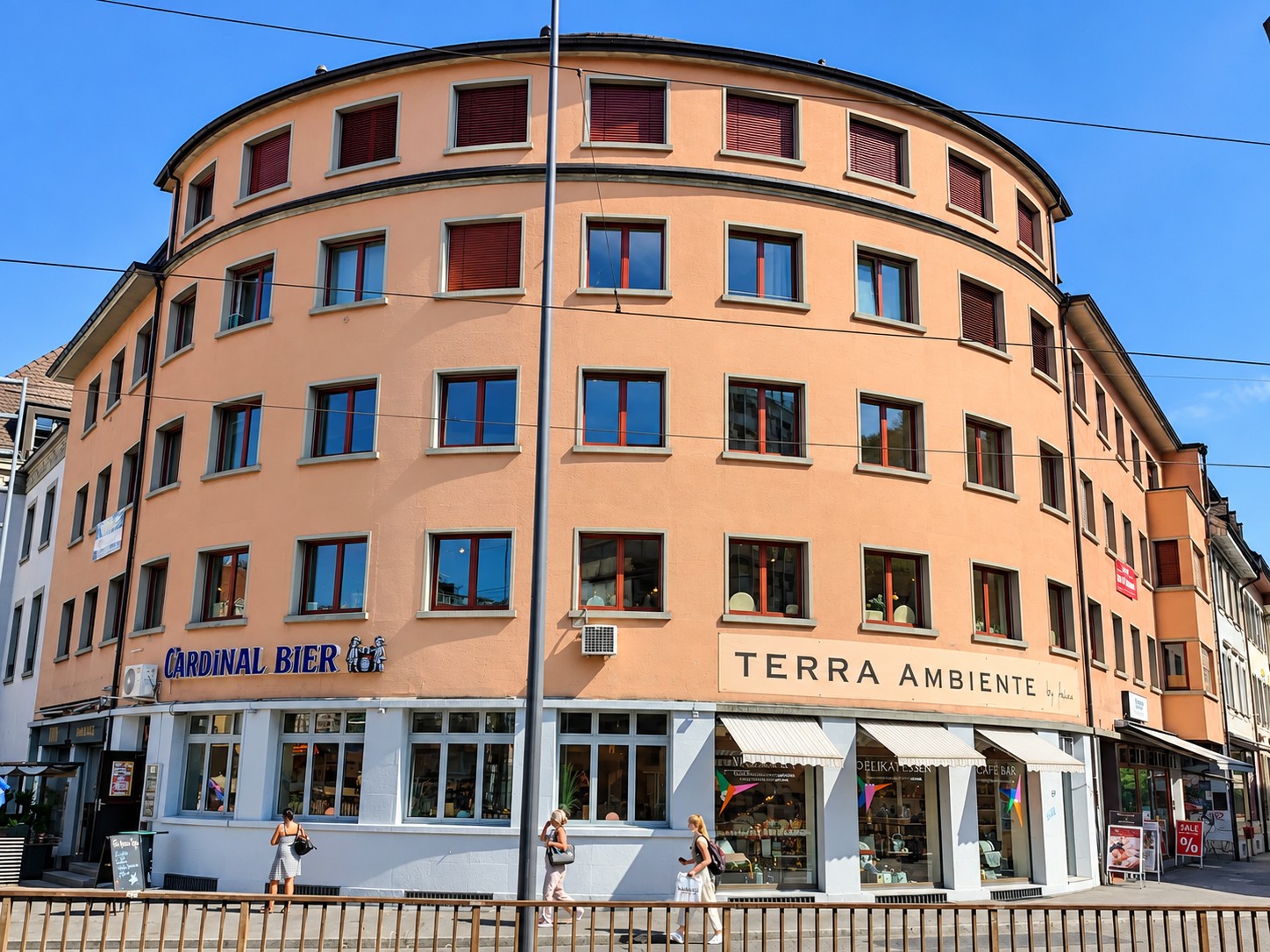 138m² office, photo 2 of 6