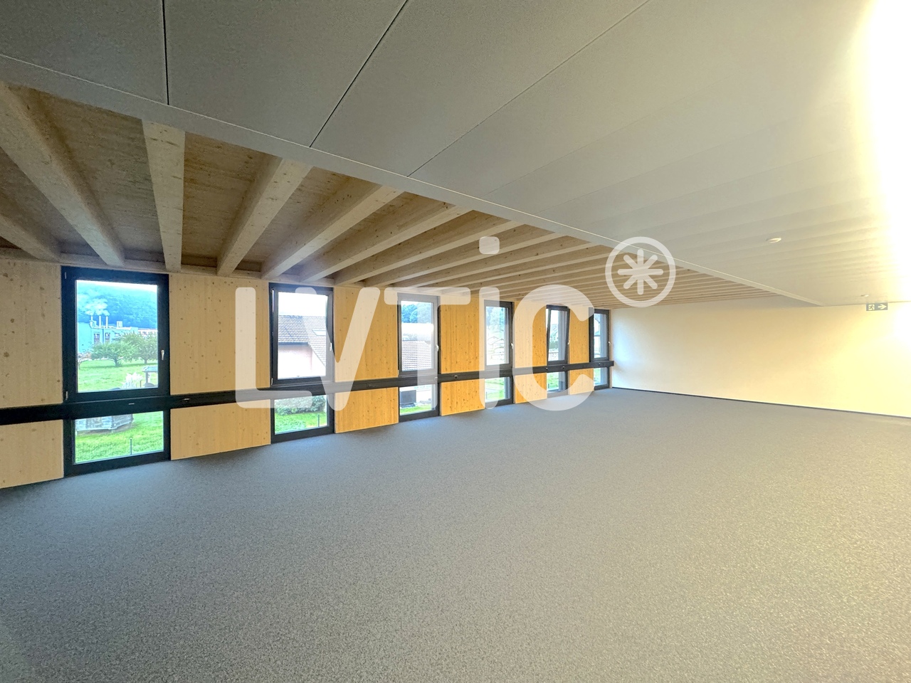 236m² atelier, photo 2 of 10