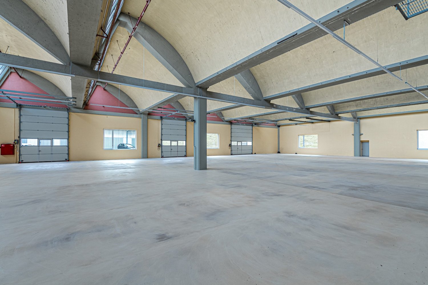 531m² industrial object, photo 1 of 2