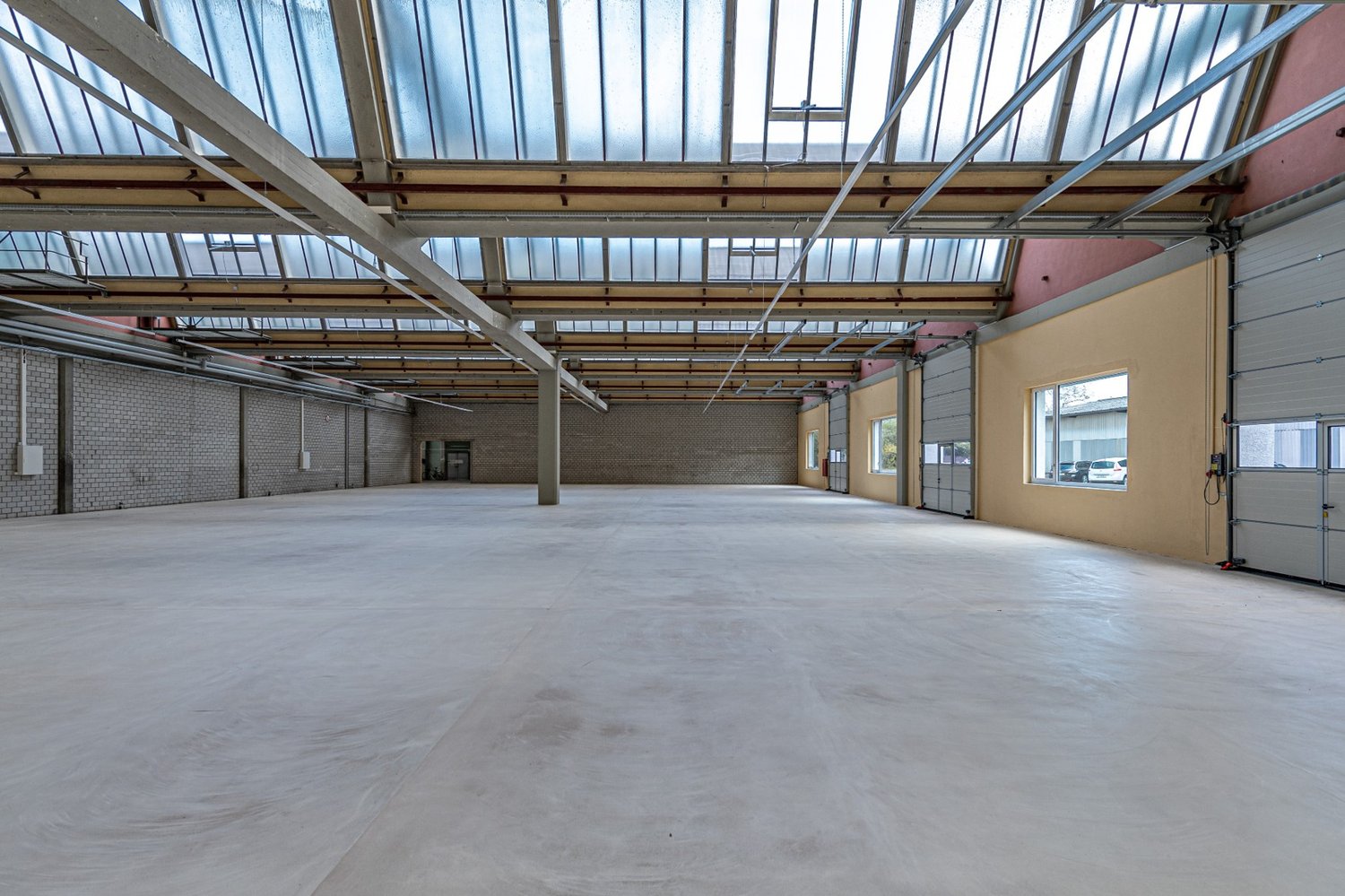 531m² industrial object, photo 2 of 2
