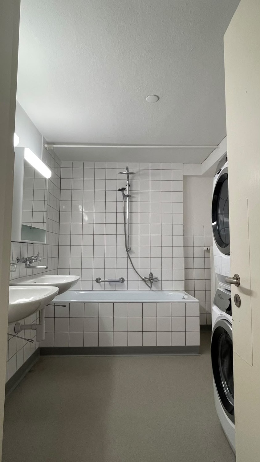 5 rooms apartment