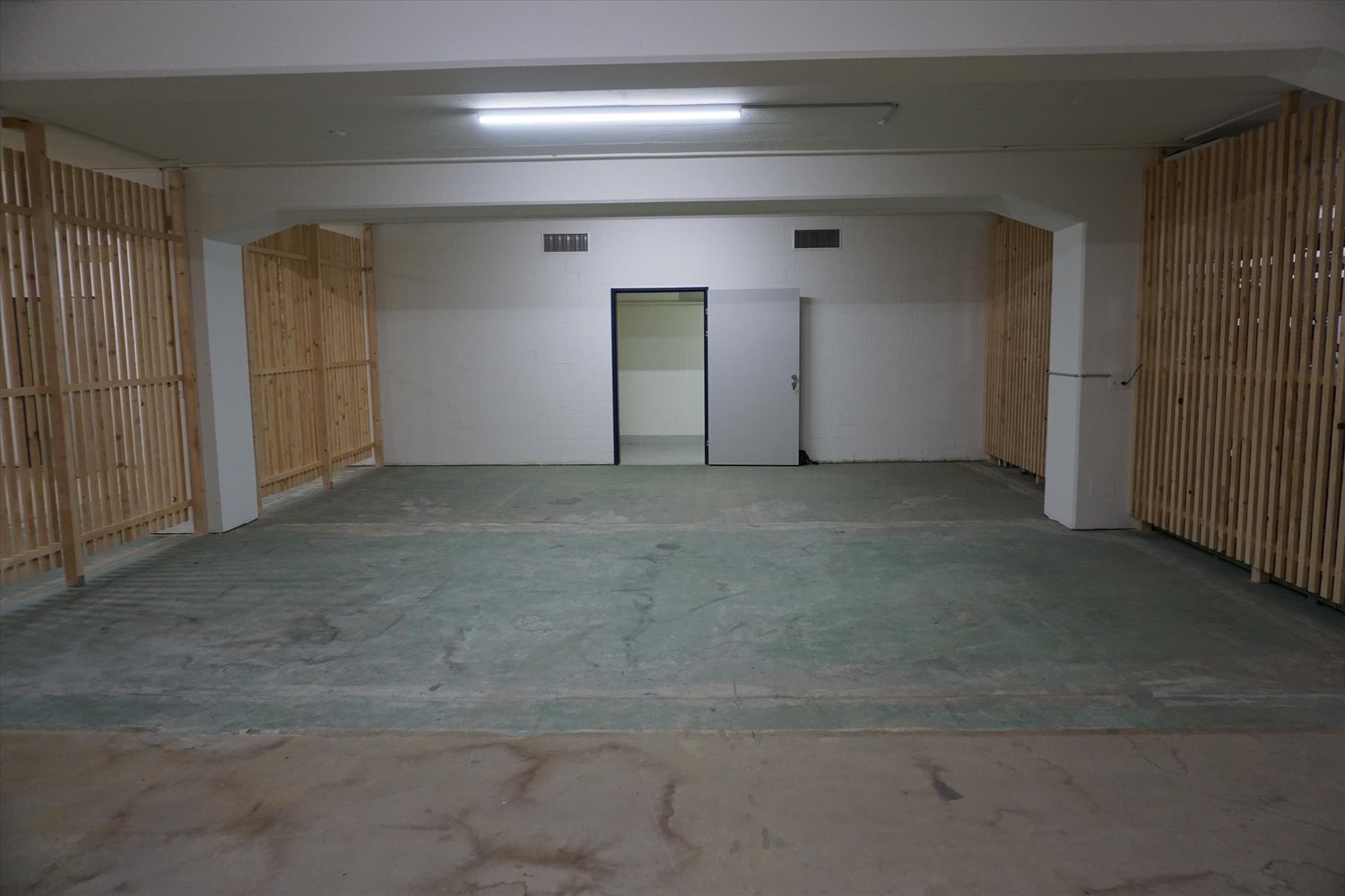 92m² storage room, photo 6 of 6