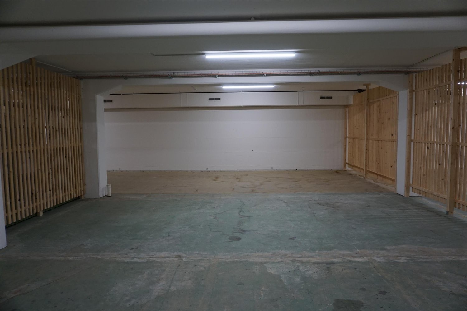 92m² storage room, photo 2 of 6