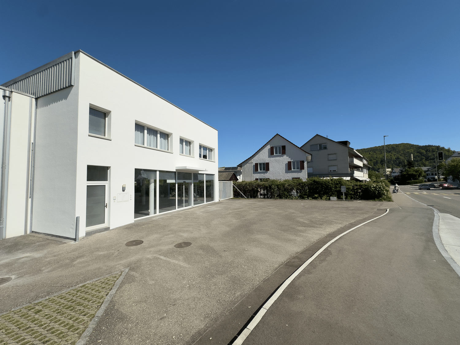 406m² commercial