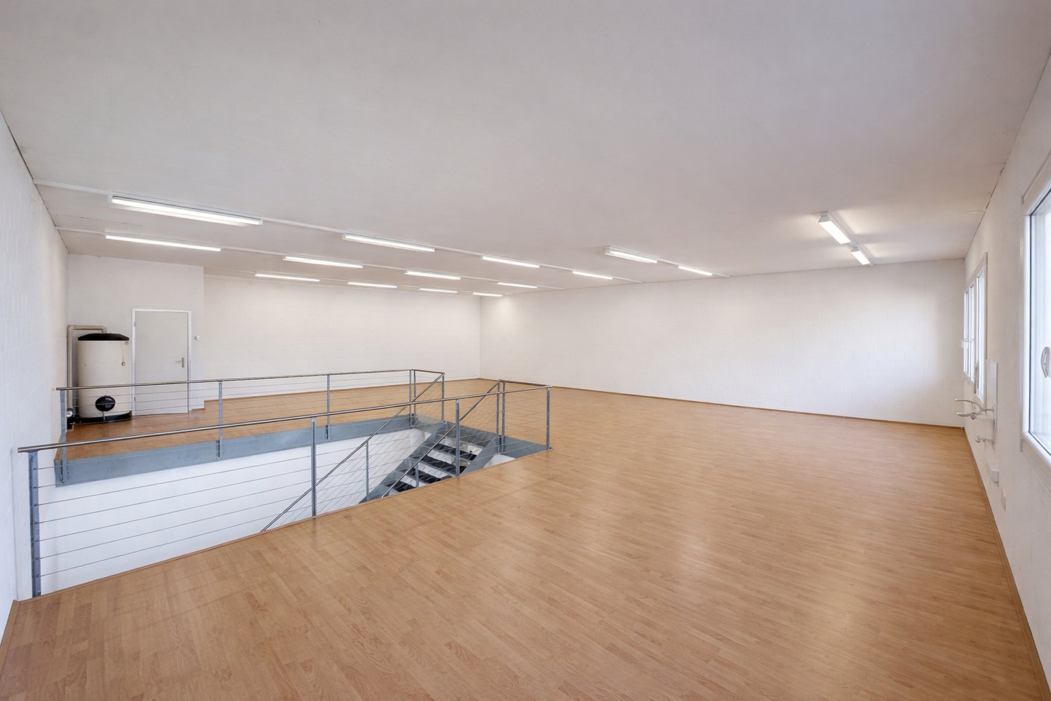 406m² commercial