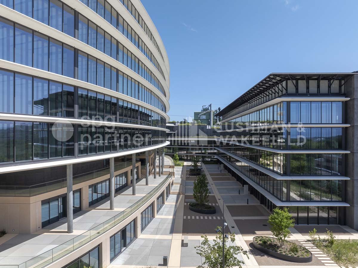 5000m² office, photo 1 of 10