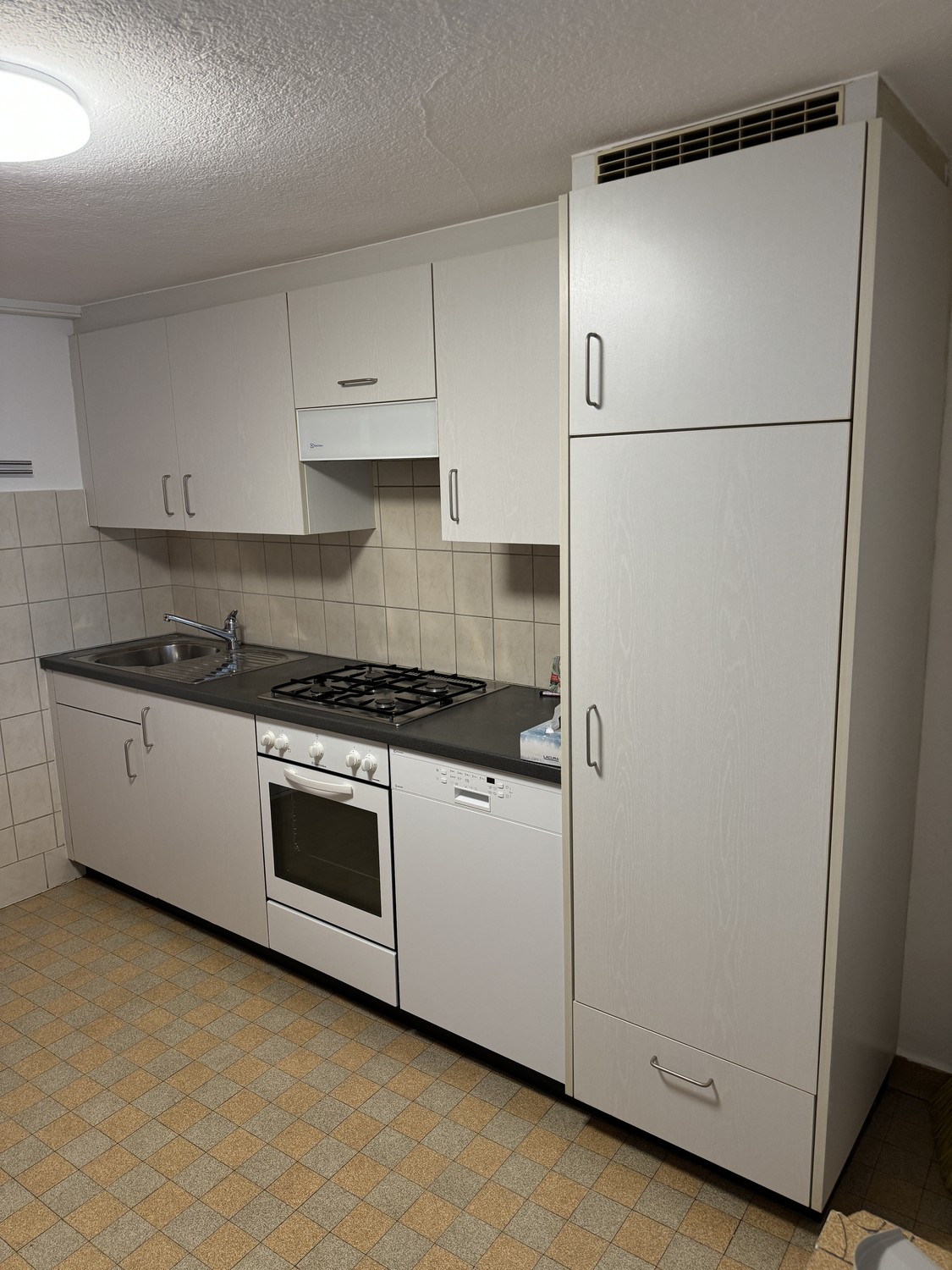Room in a shared flat, Foto 2 von 3
