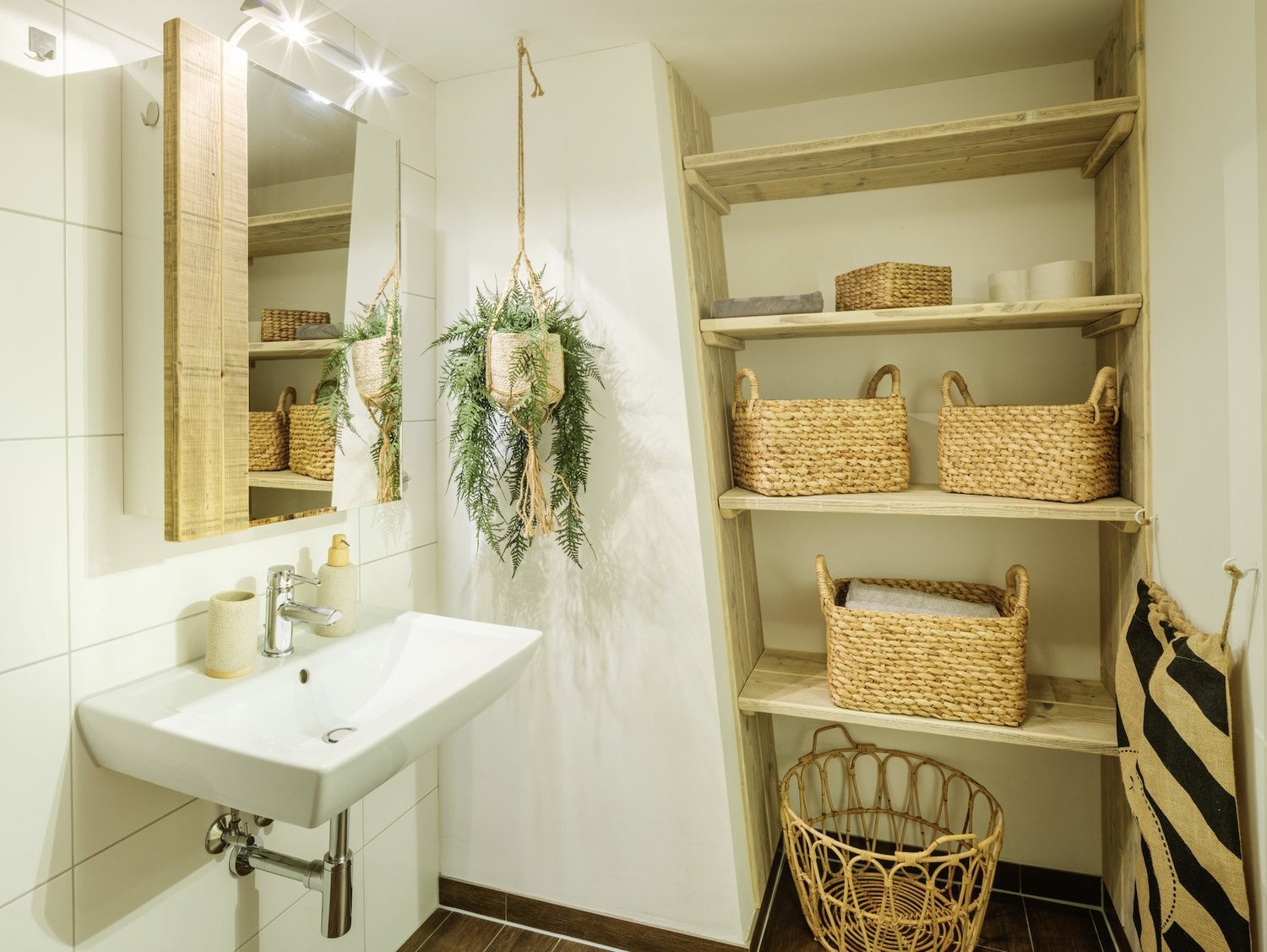 2 rooms furnished flat