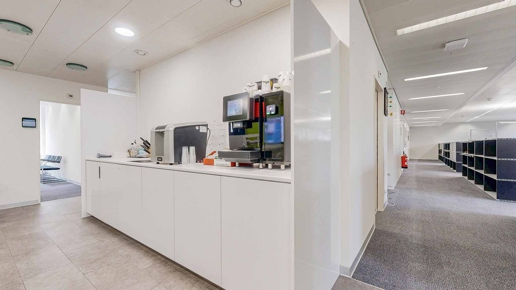 418m² office, photo 5 of 8