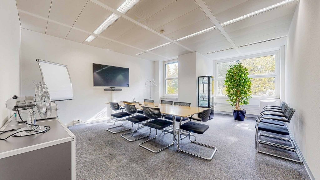 418m² office, photo 2 of 8