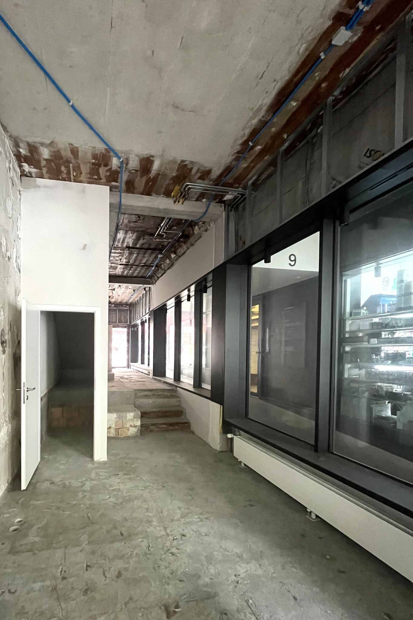 100m² arcade, photo 4 of 6