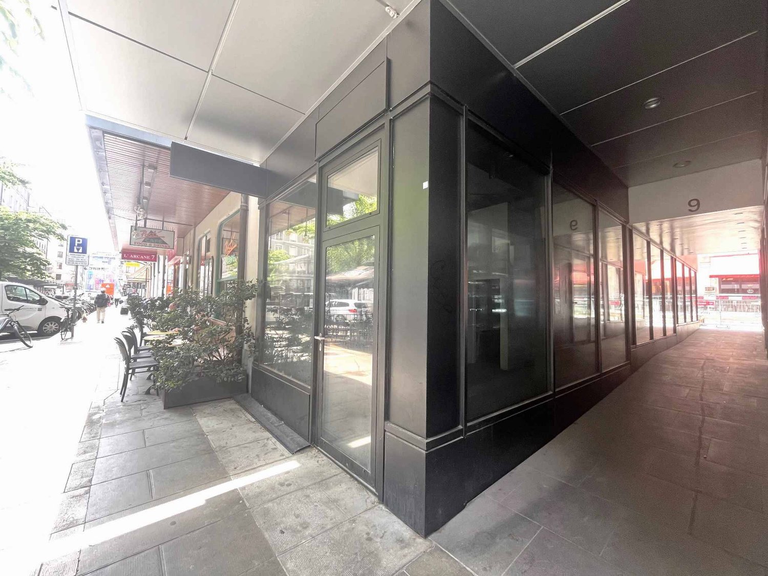 100m² arcade, photo 3 of 6
