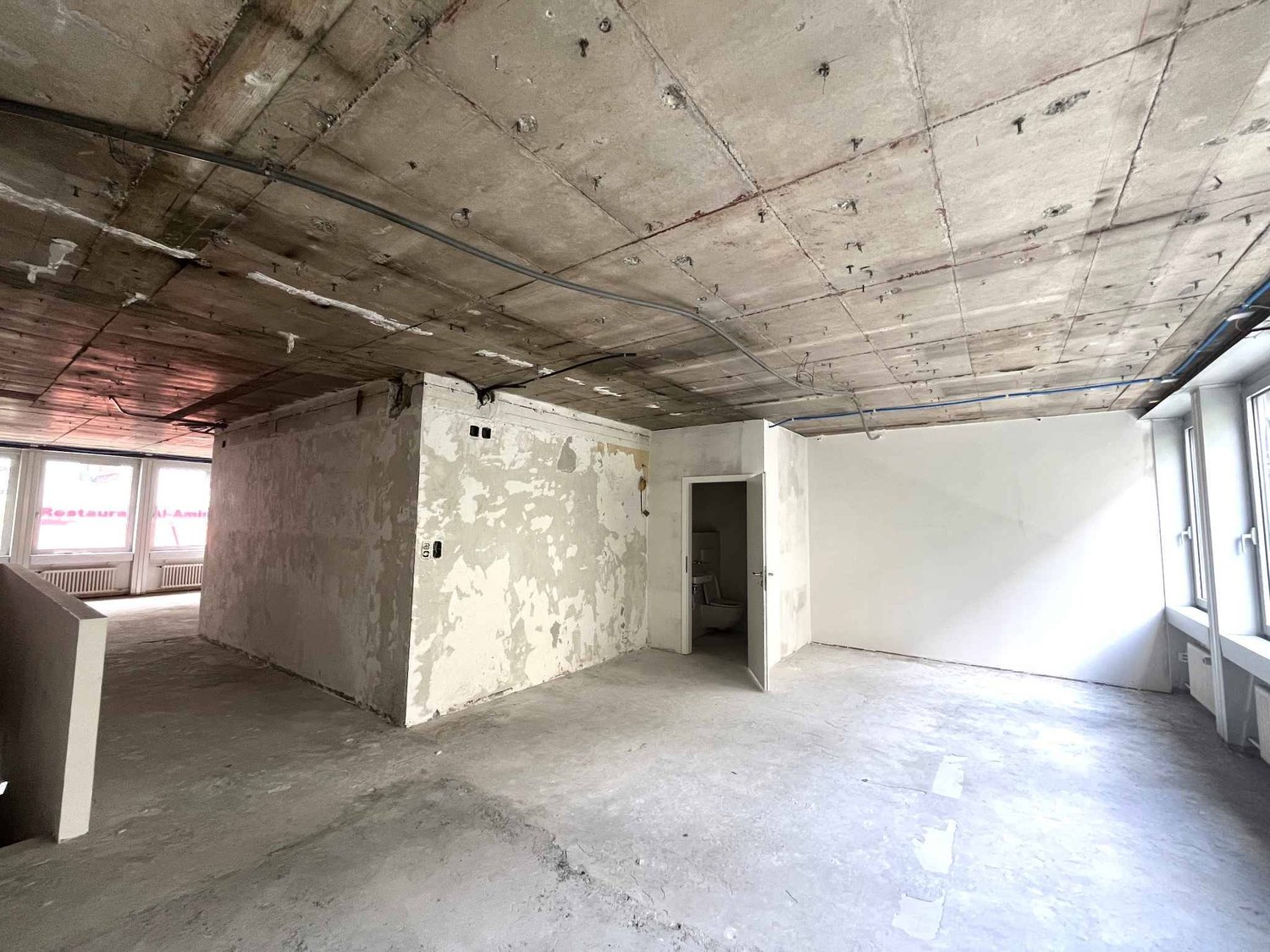 100m² arcade, photo 5 of 6