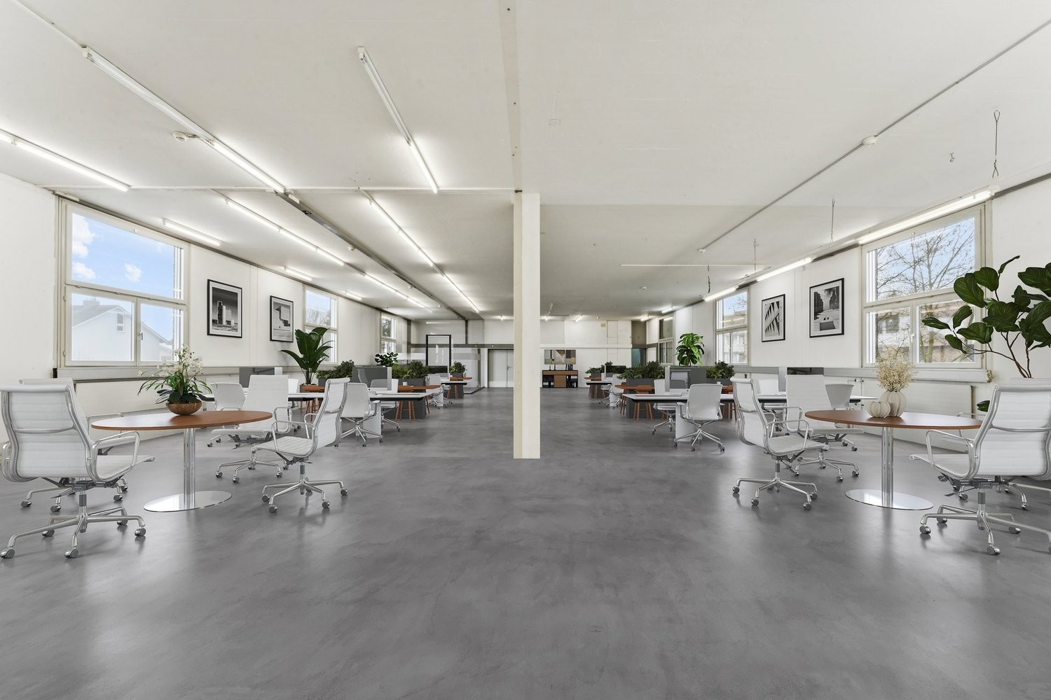 440m² storage room