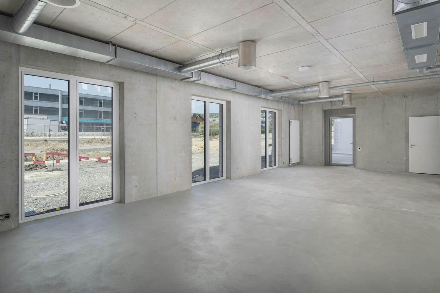 100m² commerciale