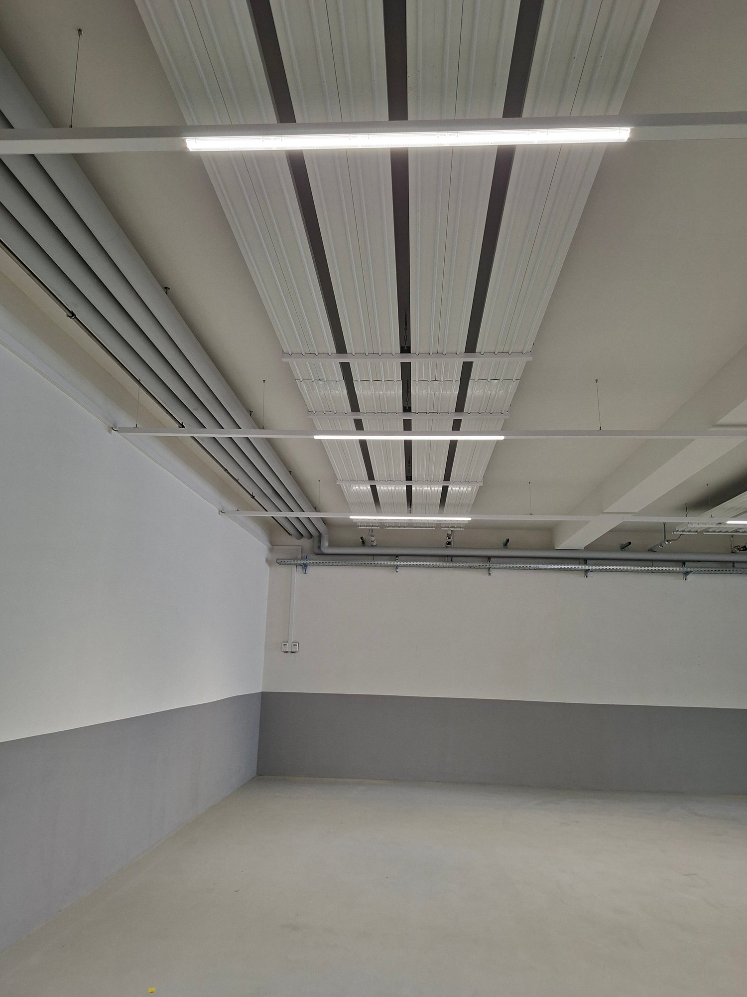 95m² industrial object, photo 2 of 5