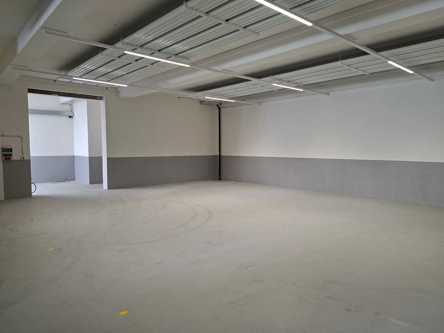 95m² industrial object, photo 1 of 5