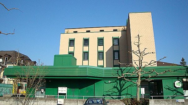 112m² shop