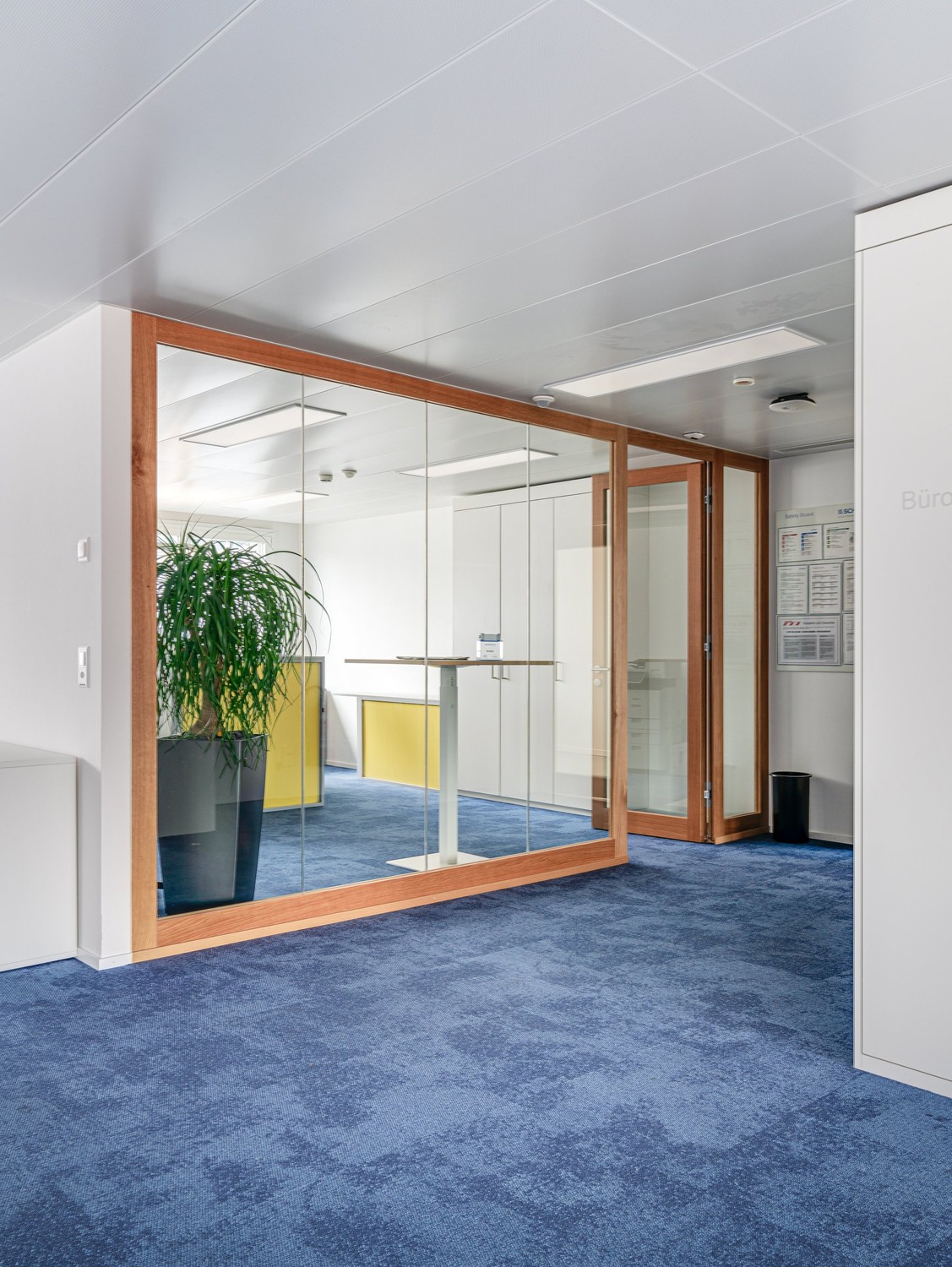 1030m² commercial