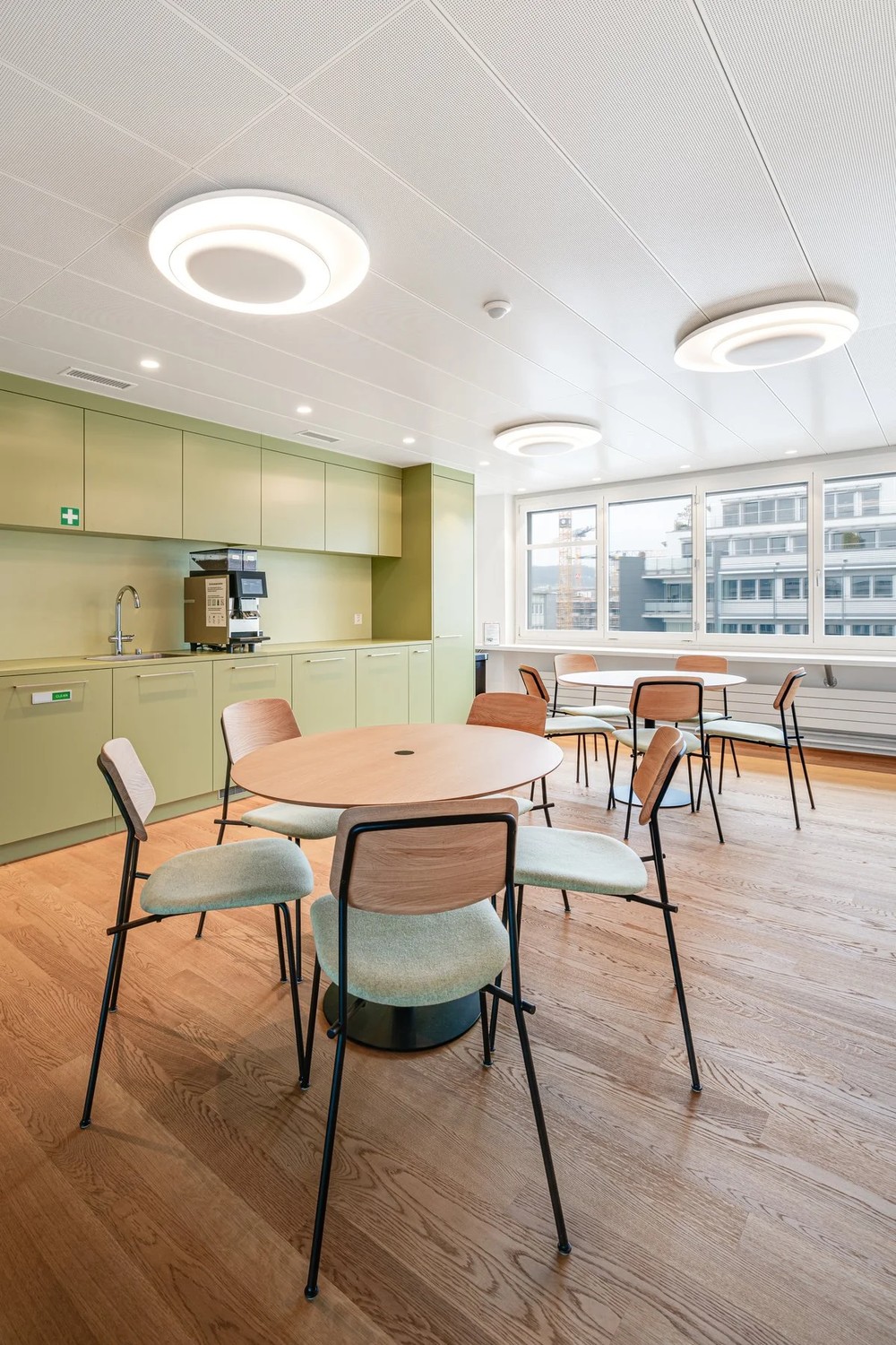 1030m² commercial