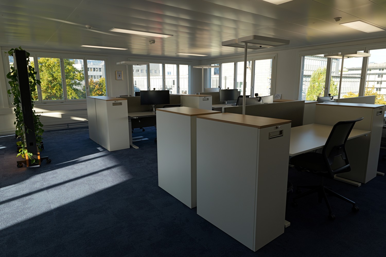 1030m² commercial