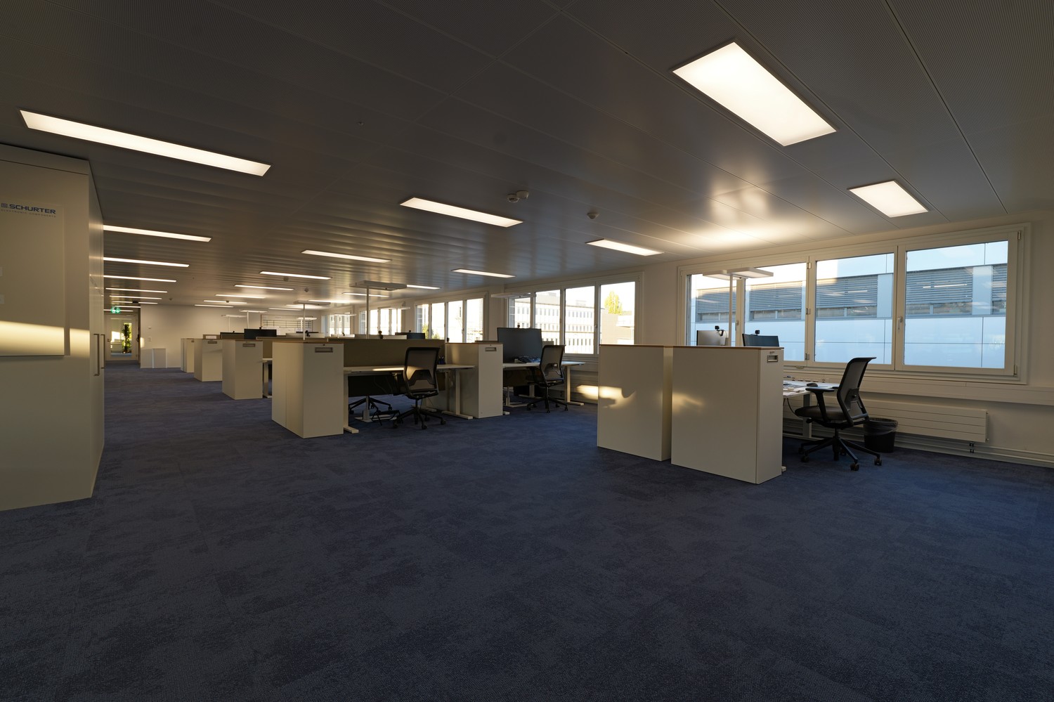 1030m² commercial