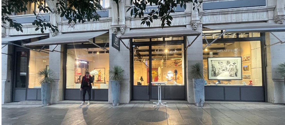 220m² shop, photo 2 of 3