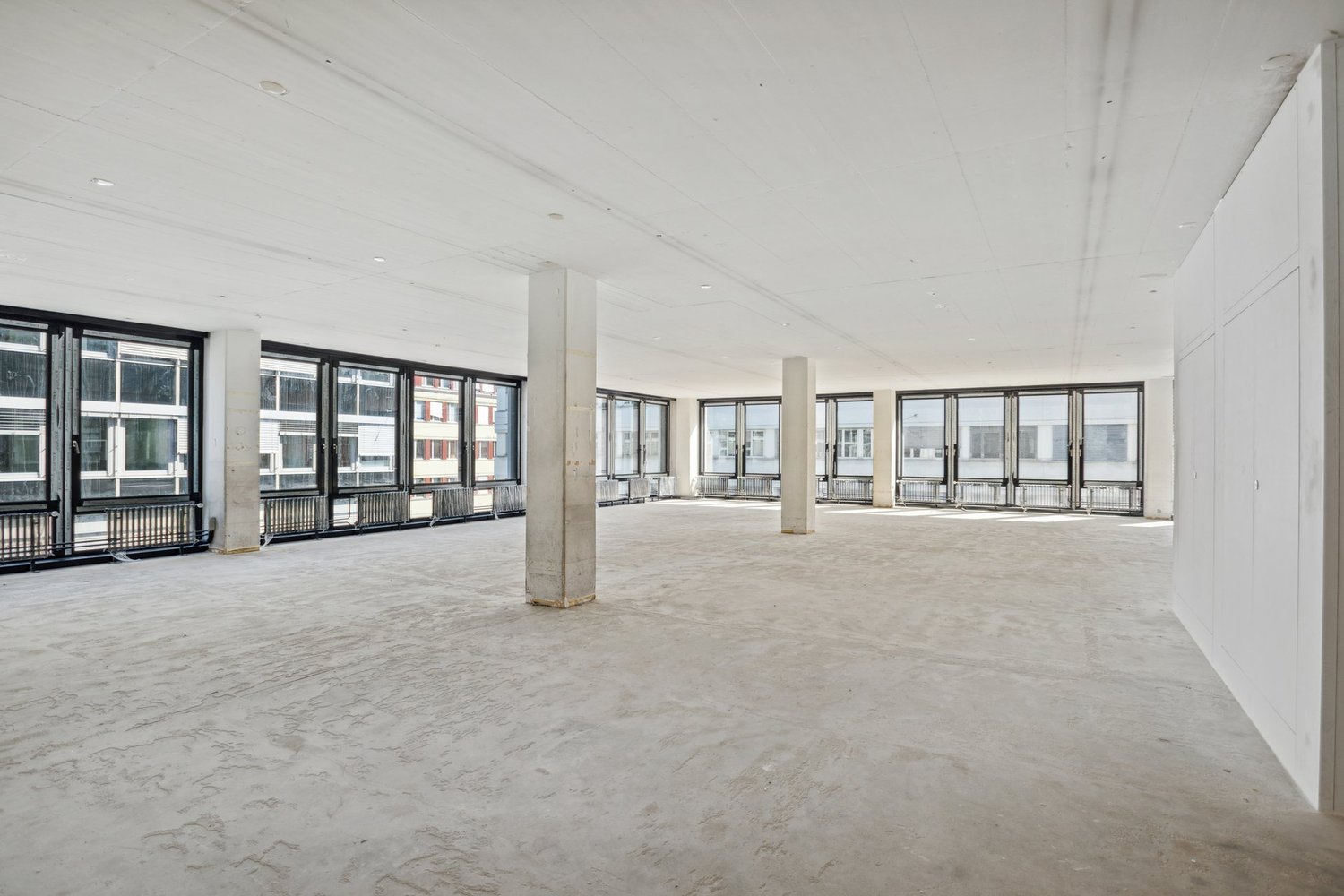 880m² office, photo 3 of 10