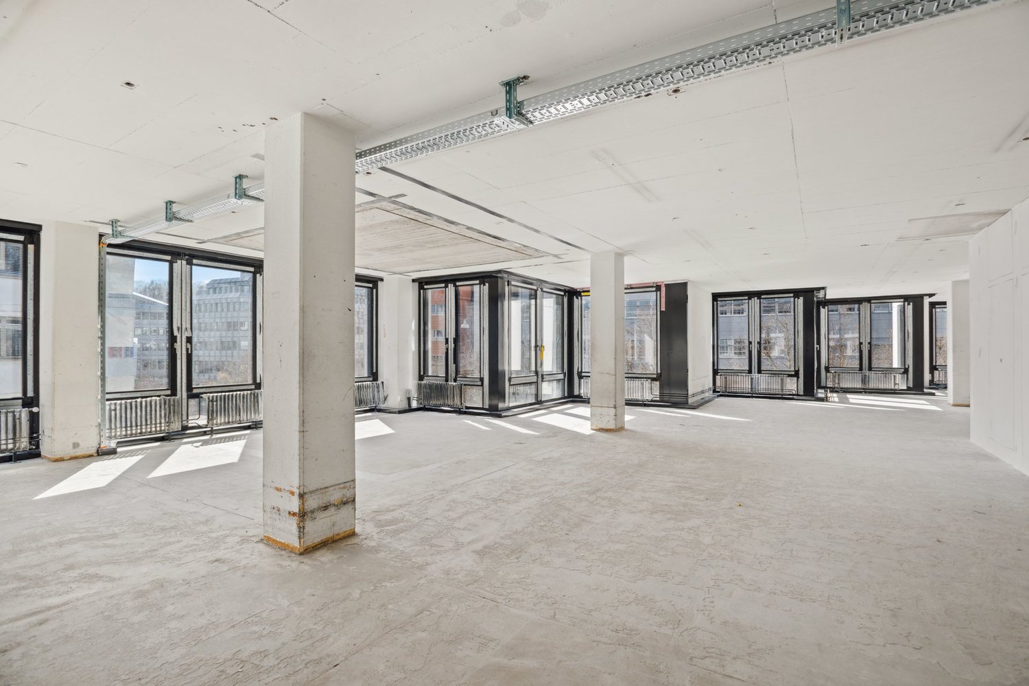 880m² office, photo 8 of 10