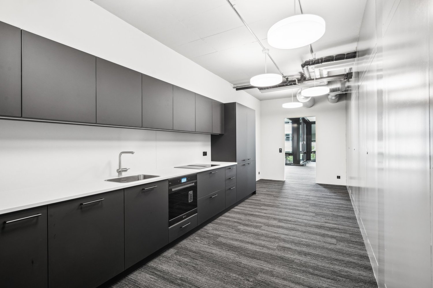 880m² office, photo 9 of 10