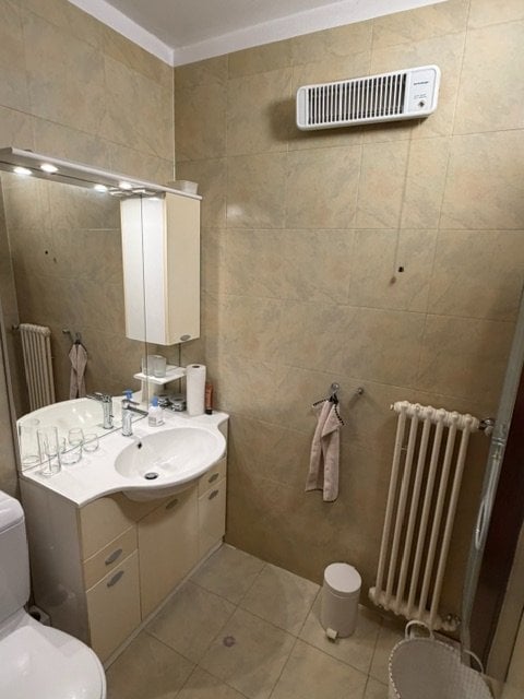 5 rooms apartment