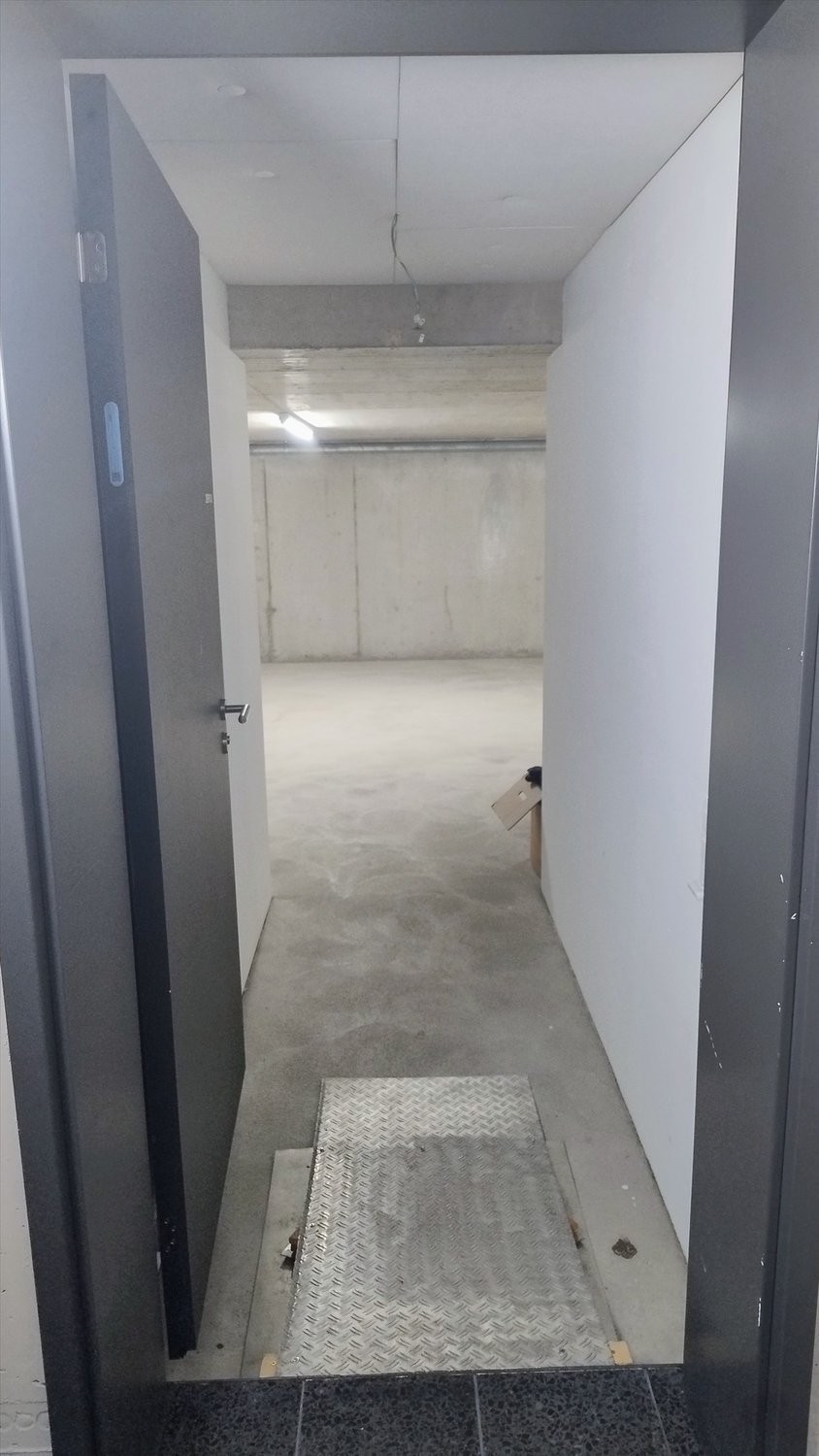 75m² storage room, photo 4 of 4